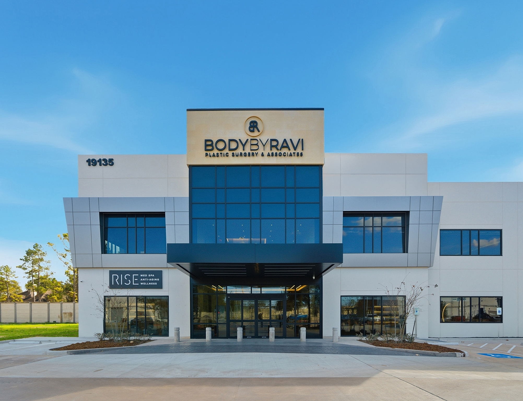 BodyByRavi plastic surgery clinic exterior view